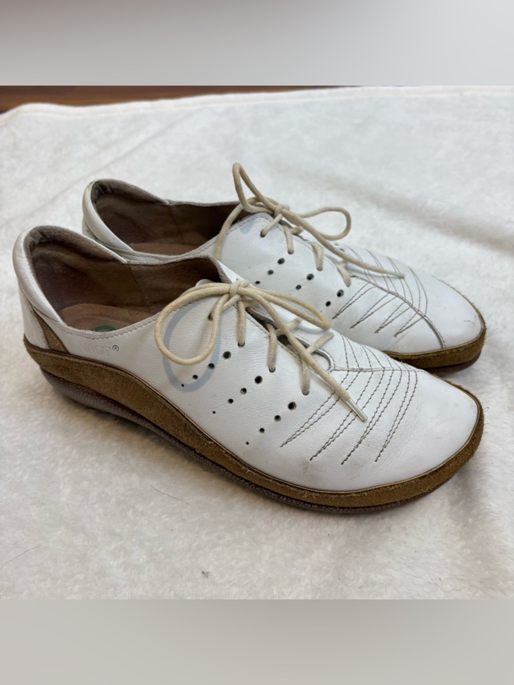 Naot Kumara Lace up Shoes White & Metallic Gold Leather Size 6 Women’s
